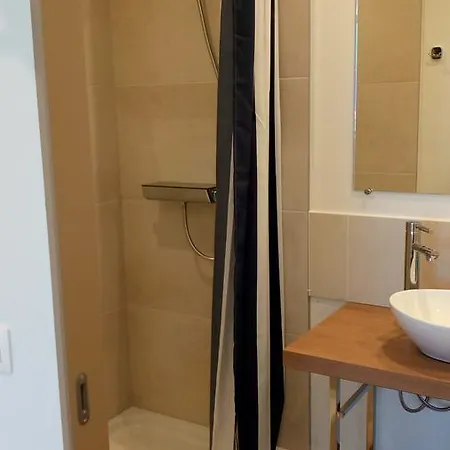 Bed Aan Zee Kabine7 3*