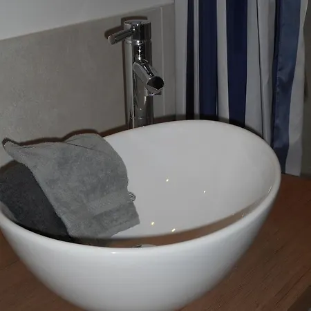 Bed Aan Zee Kabine7 Panzió