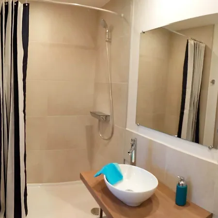 Bed Aan Zee Kabine7 3*