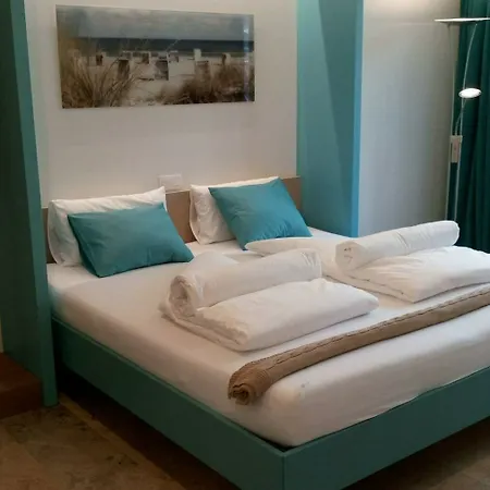 Bed Aan Zee Kabine7 3*