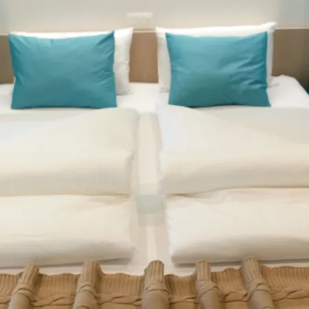 Bed Aan Zee Kabine7 3*