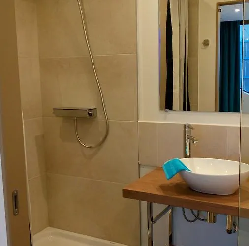 Bed Aan Zee Kabine7 3*