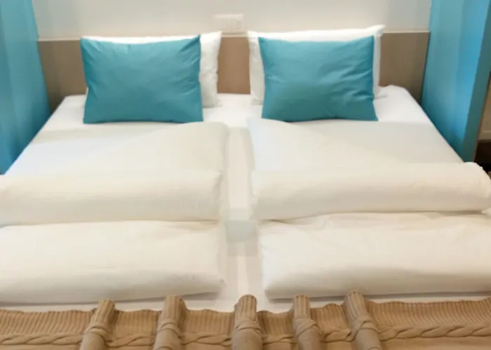 Bed Aan Zee Kabine7 3*